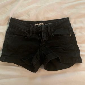 Black size 3 Levi Jean shorts